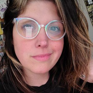 Meet your Posher, Kayla